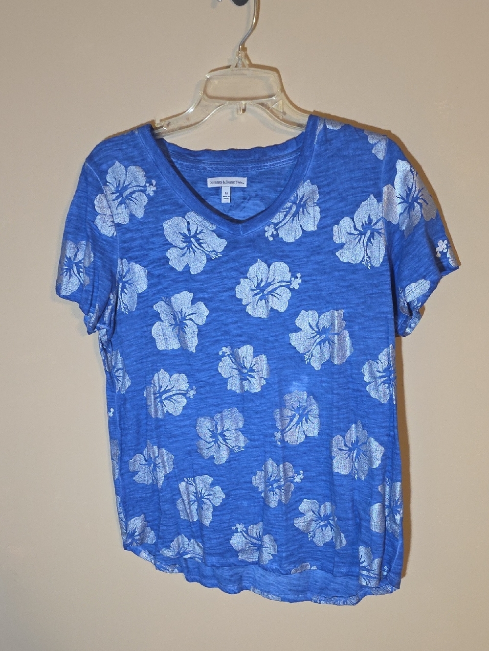 Womens Sunsets & Sweet Tea Vneck Tshirt Blue W/ Silver Hibiscus Flowers Size M